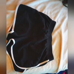 Black and white athletic shorts size xs 0-1